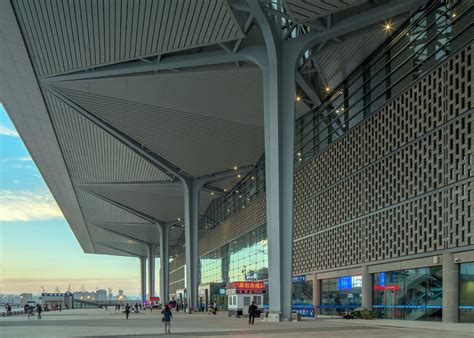 太原火車南站怎麼走，同時探討城市交通規劃與旅行體驗的無縫對接